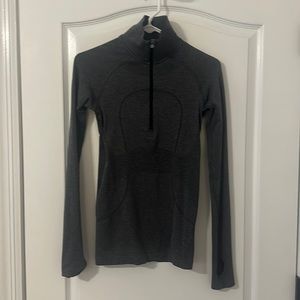 Lululemon zip up, pull over